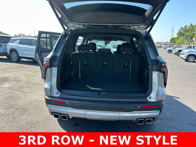 Certified 2025 Chevrolet Traverse LT FWD image 17