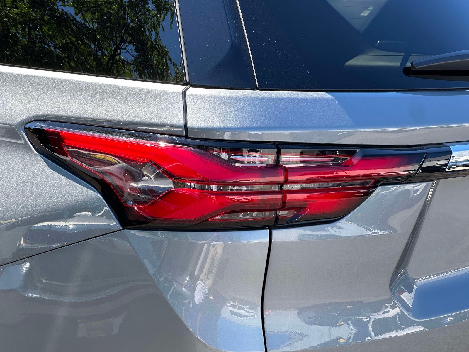Used 2023 Chevrolet Traverse LT AWD/4WD image 8