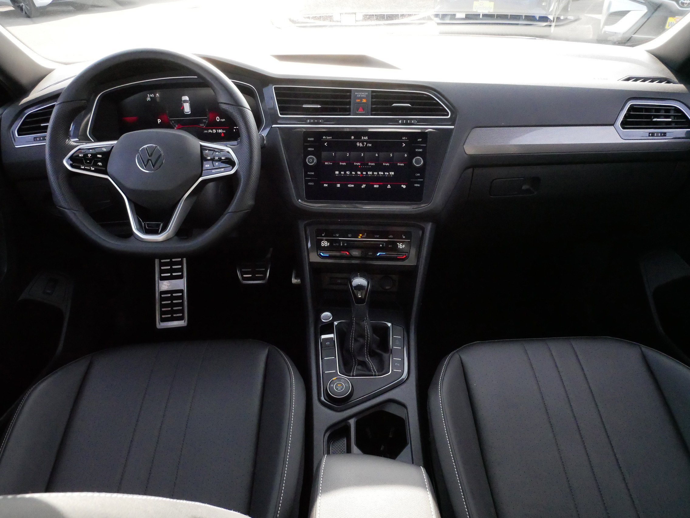 Certified 2024 Volkswagen Tiguan SE R-Line image 10