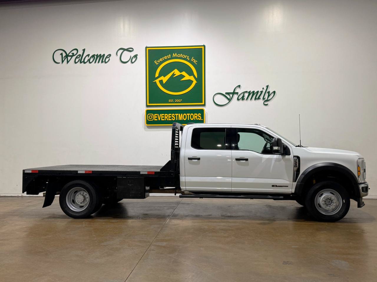 Used 2024 Ford F550 4x4 Crew Cab Super Duty w/ XLT Value Package image 9