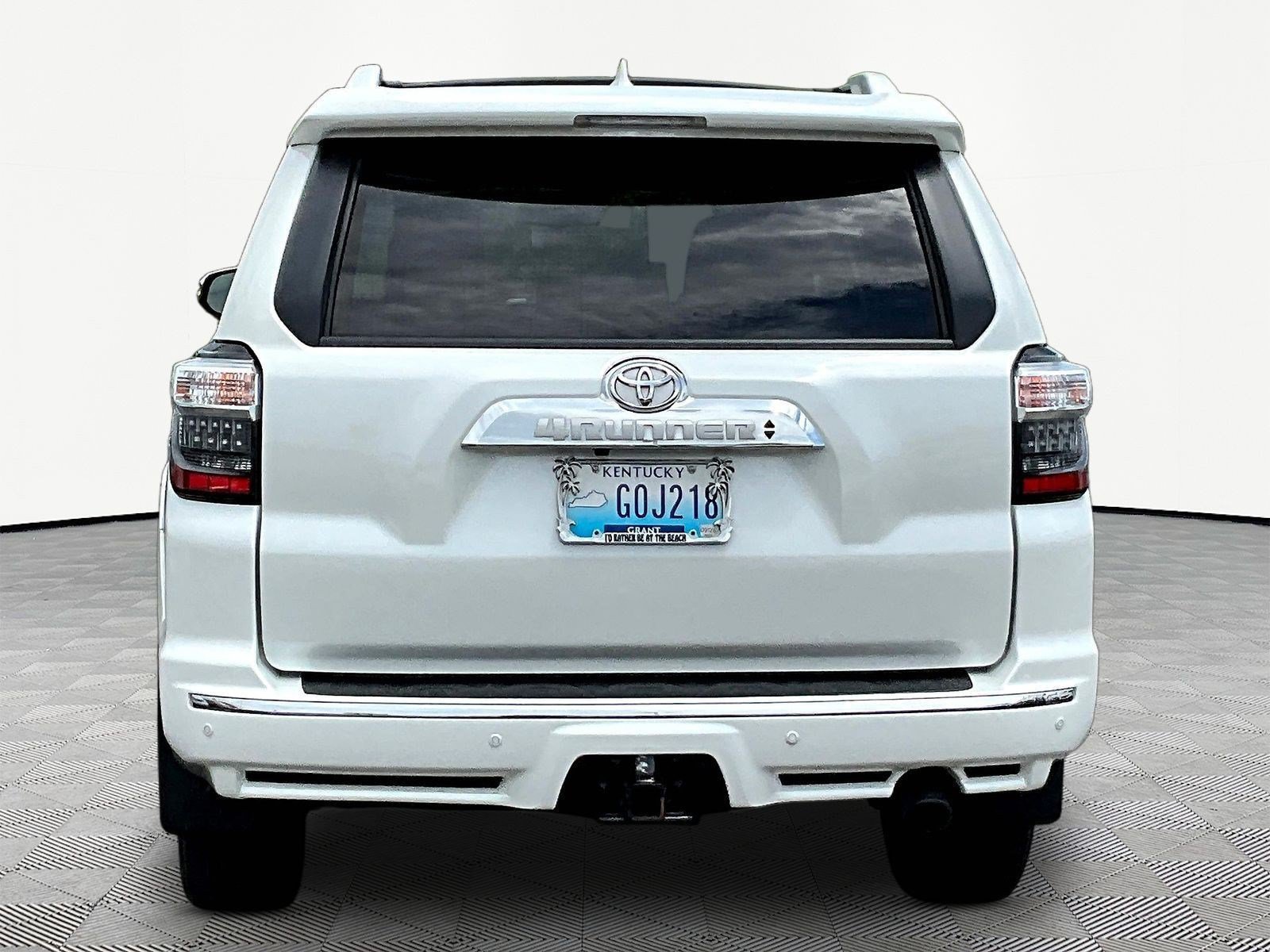 Used 2023 Toyota 4Runner Limited AWD/4WD image 5