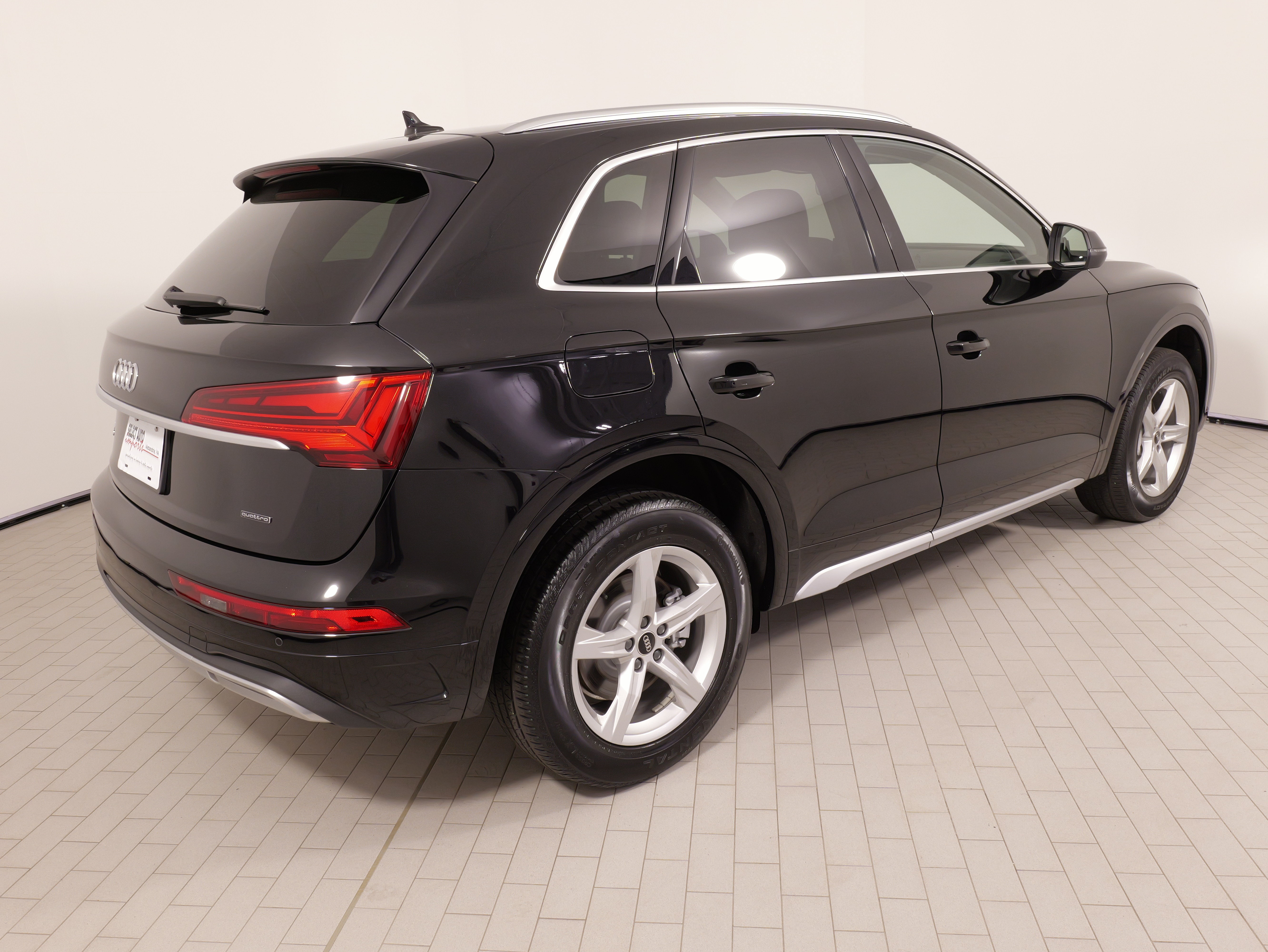 Used 2023 Audi Q5 2.0T Premium w/ Convenience Package AWD/4WD image 12