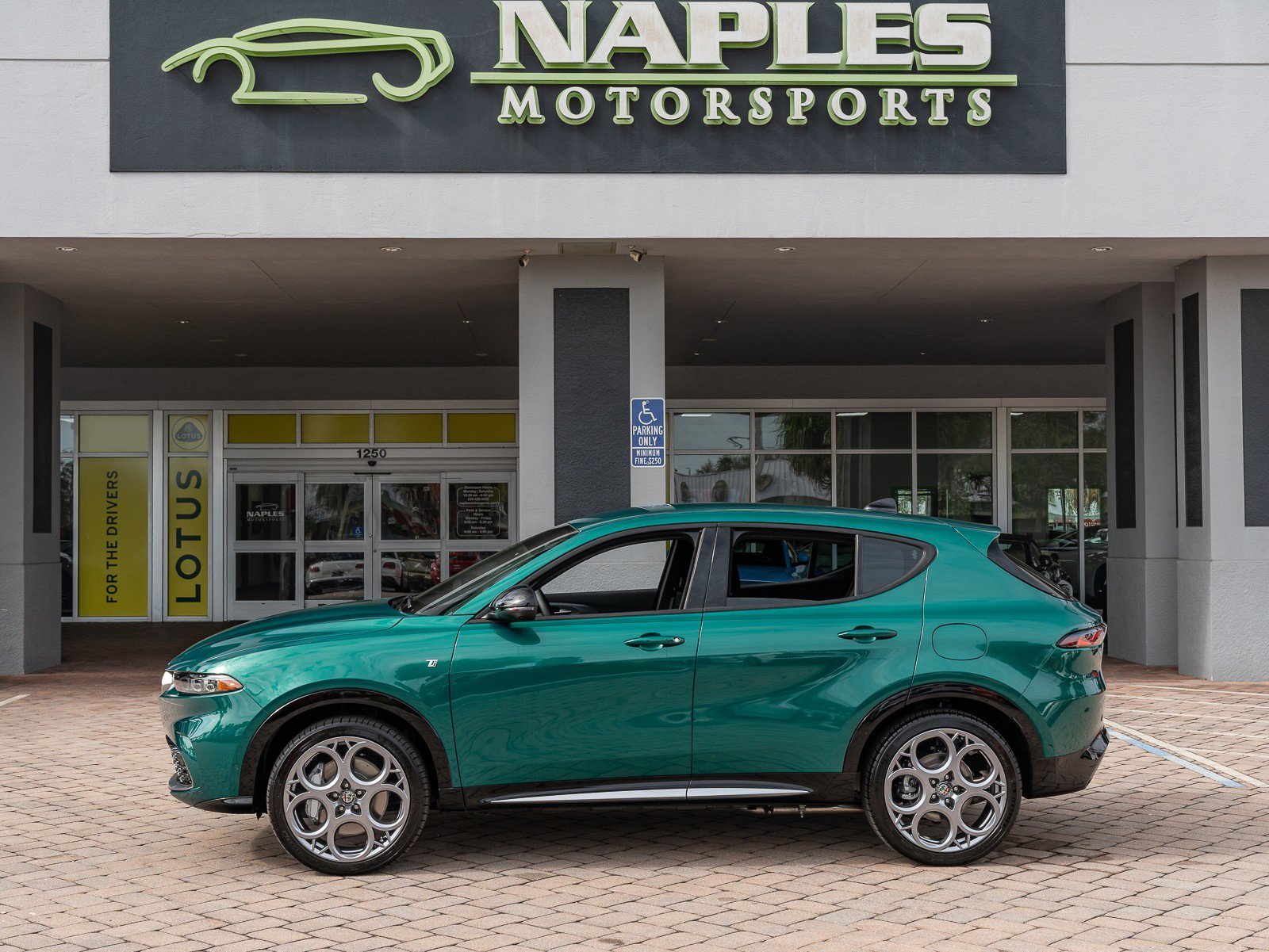 New 2024 Alfa Romeo Tonale Ti w/ Active Assist Package image 23