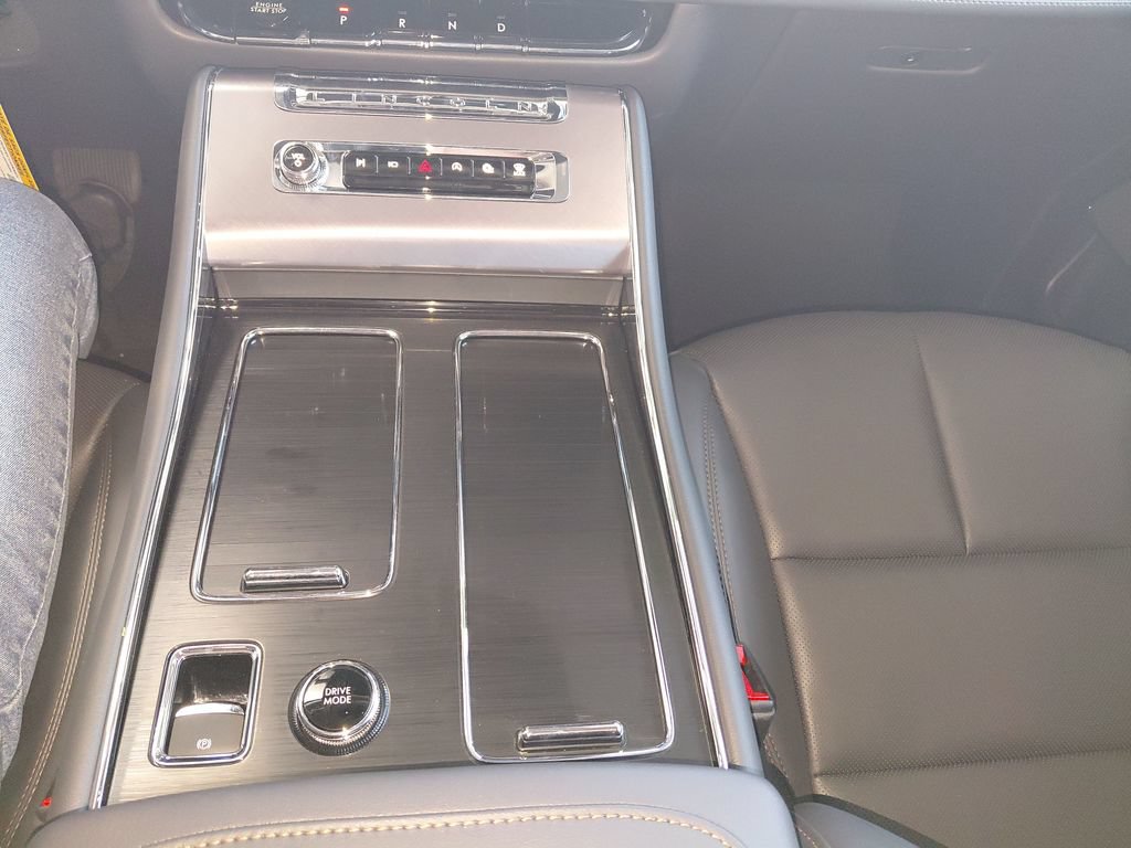 New 2026 Lincoln Aviator AWD image 40