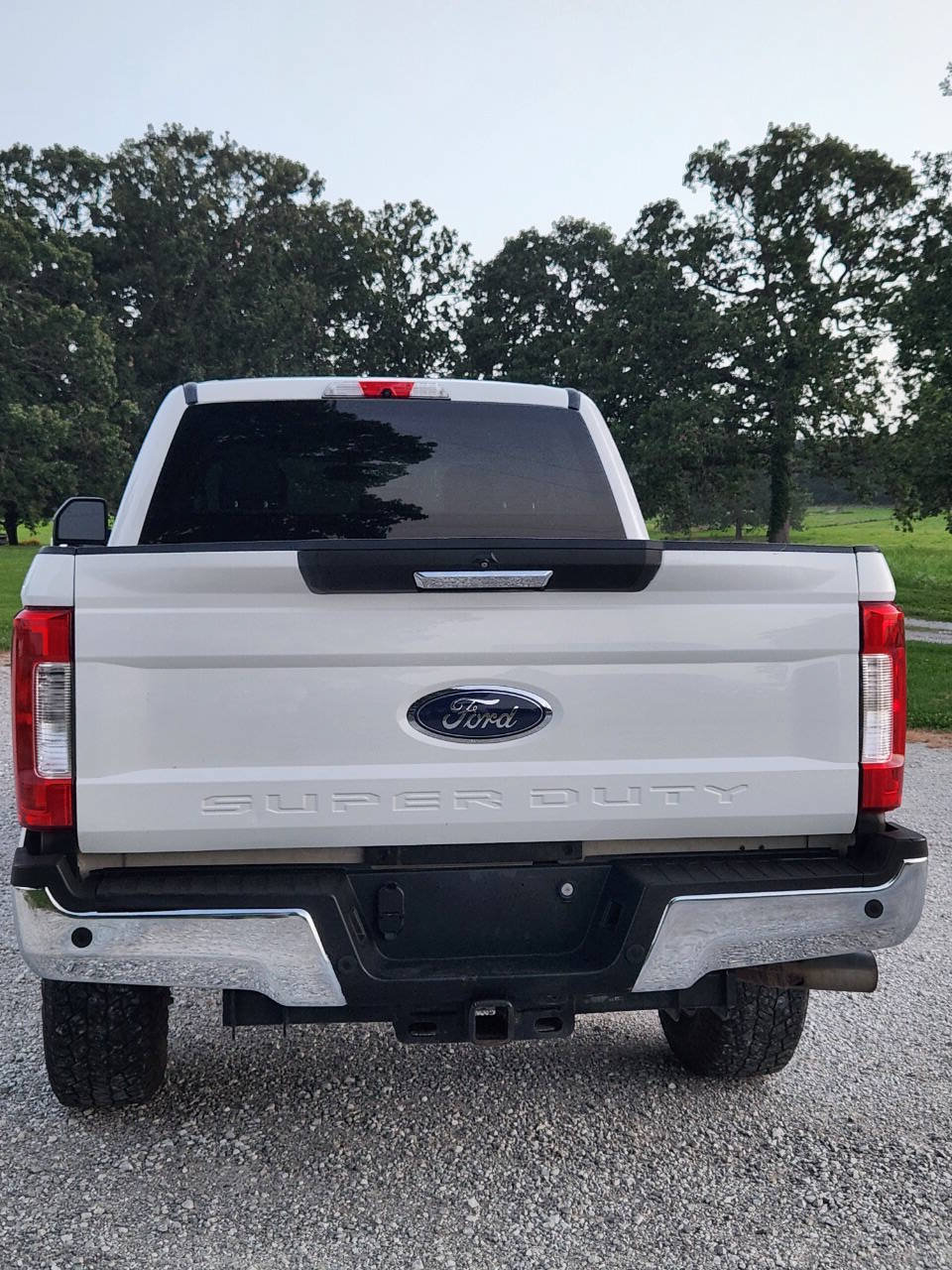 Used 2018 Ford F250 XLT w/ XLT Premium Package AWD/4WD image 4