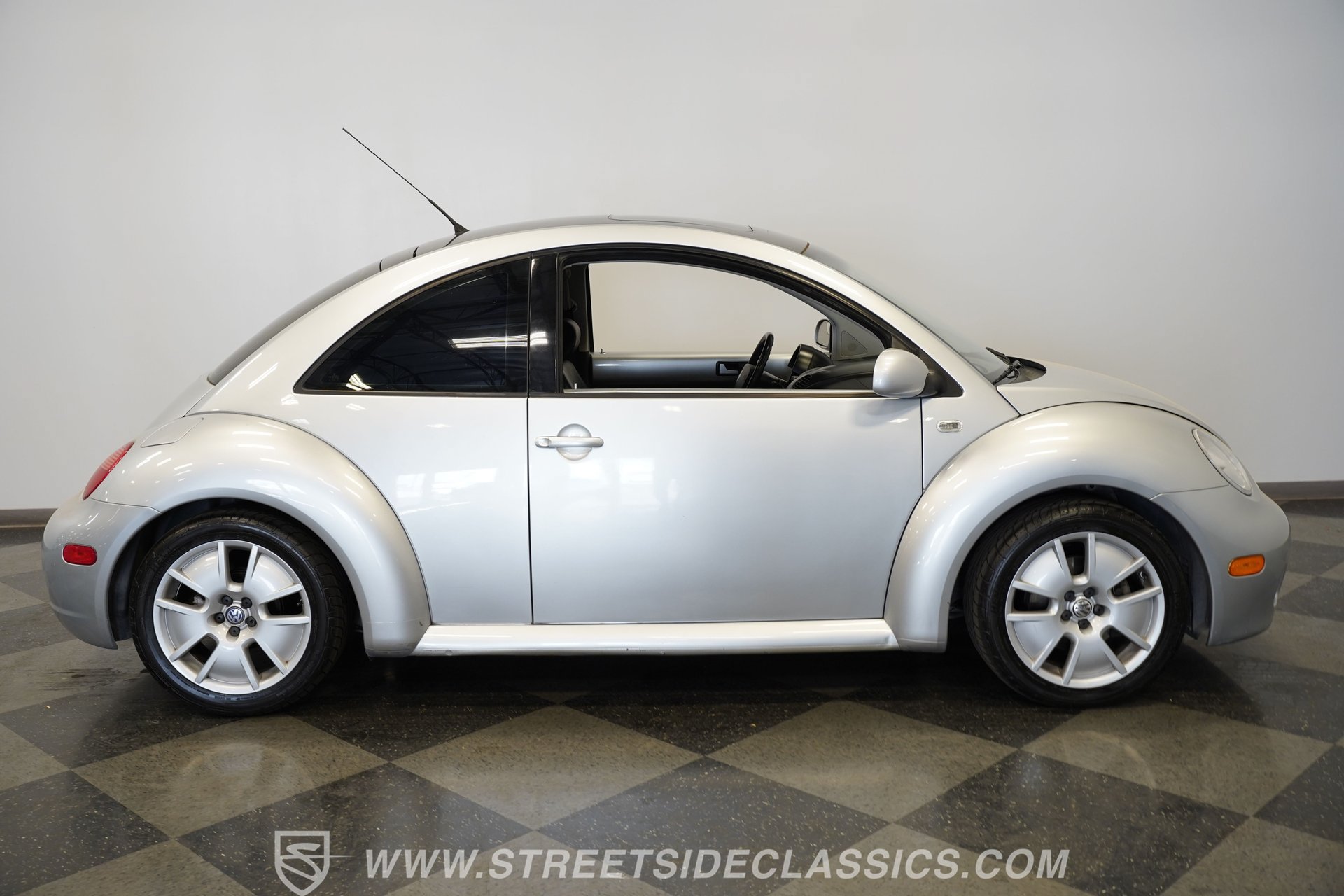 Used 2003 Volkswagen Beetle S FWD image 15