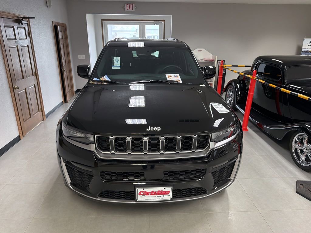 New 2026 Jeep Grand Cherokee Limited w/ Trailer Tow Package image 3