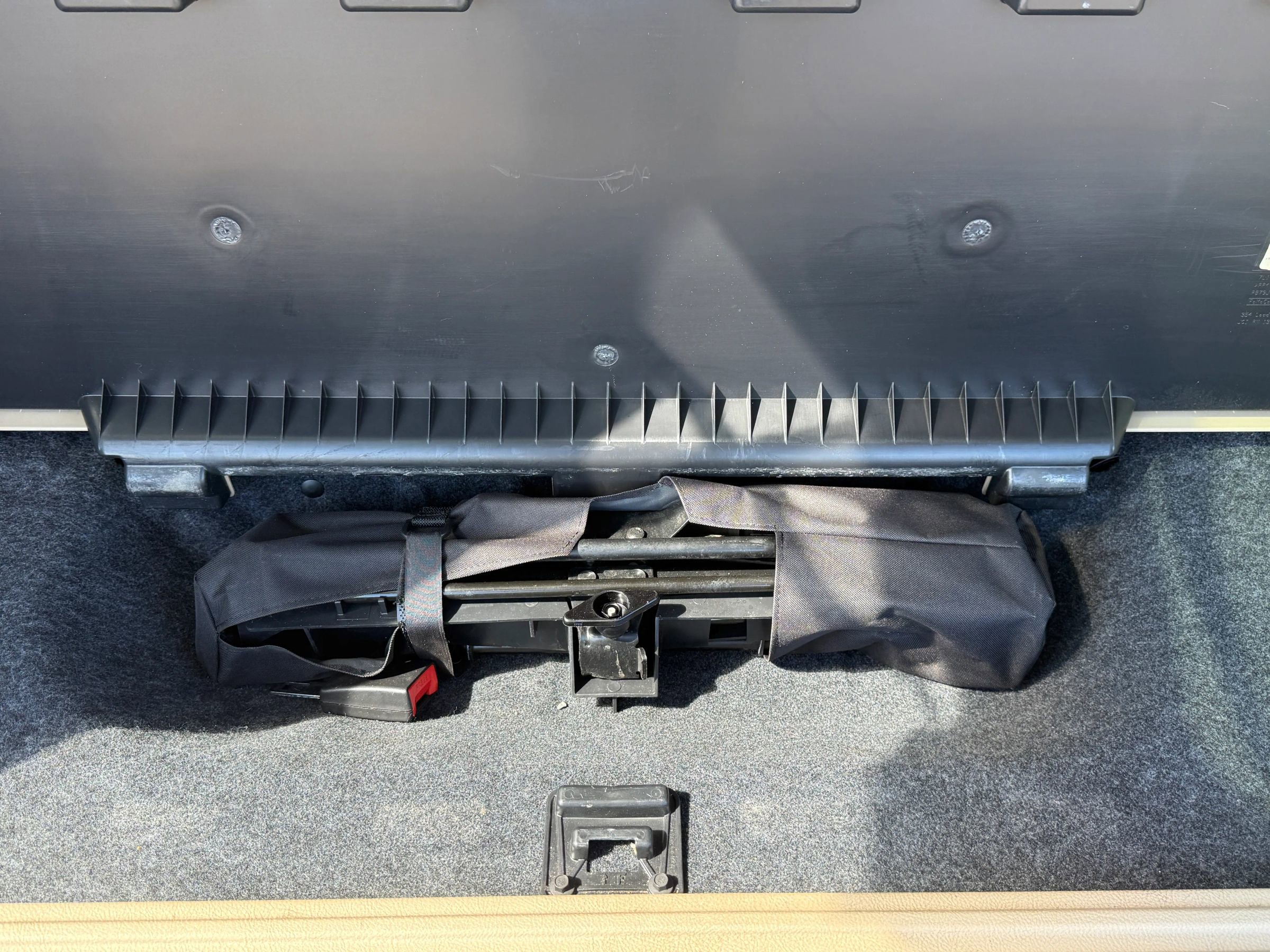 Used 2014 Ford Expedition EL XLT w/ Equipment Group 202A AWD/4WD image 11