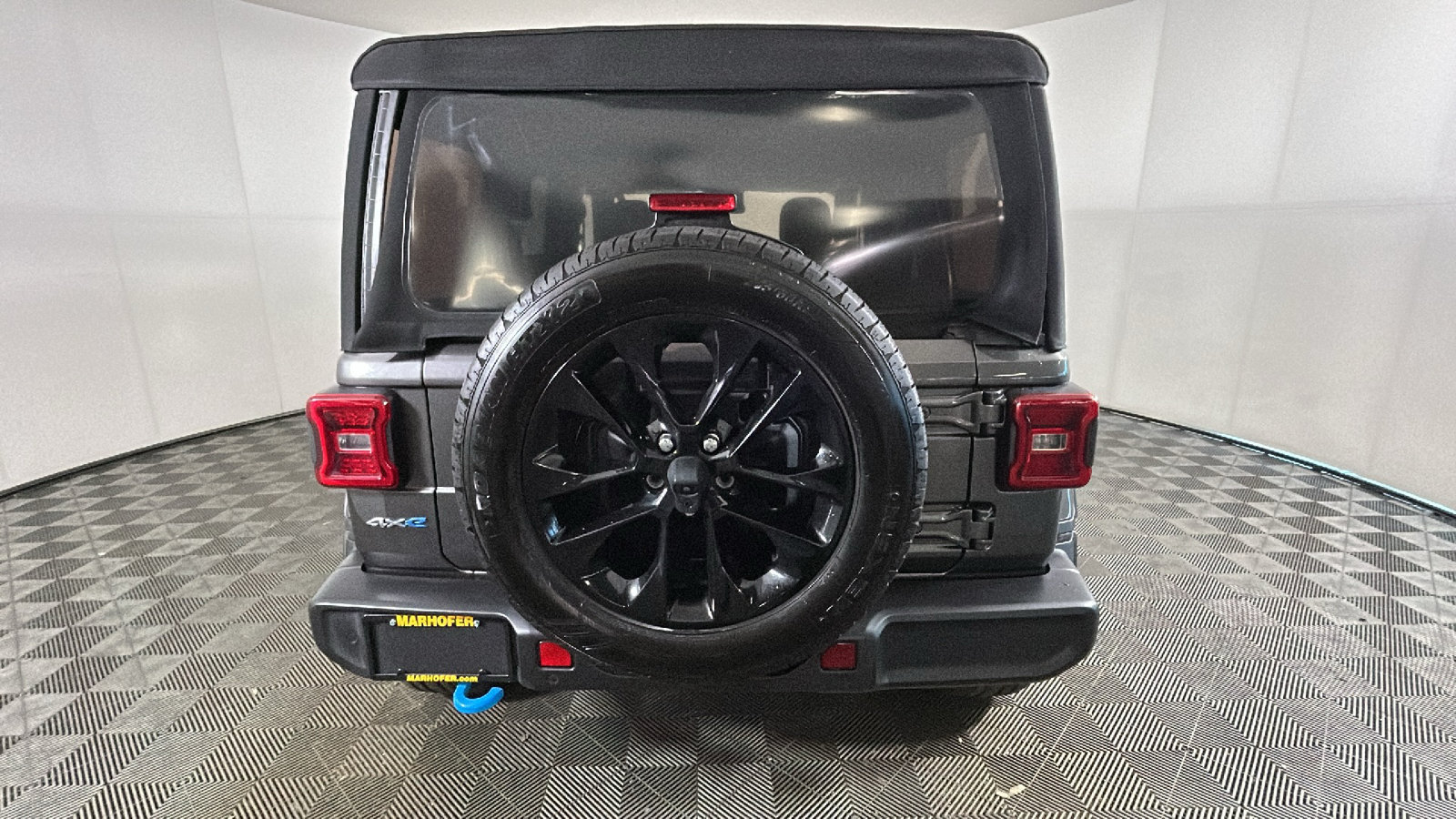 Used 2024 Jeep Wrangler Unlimited Sahara w/ Safety Group AWD/4WD image 4
