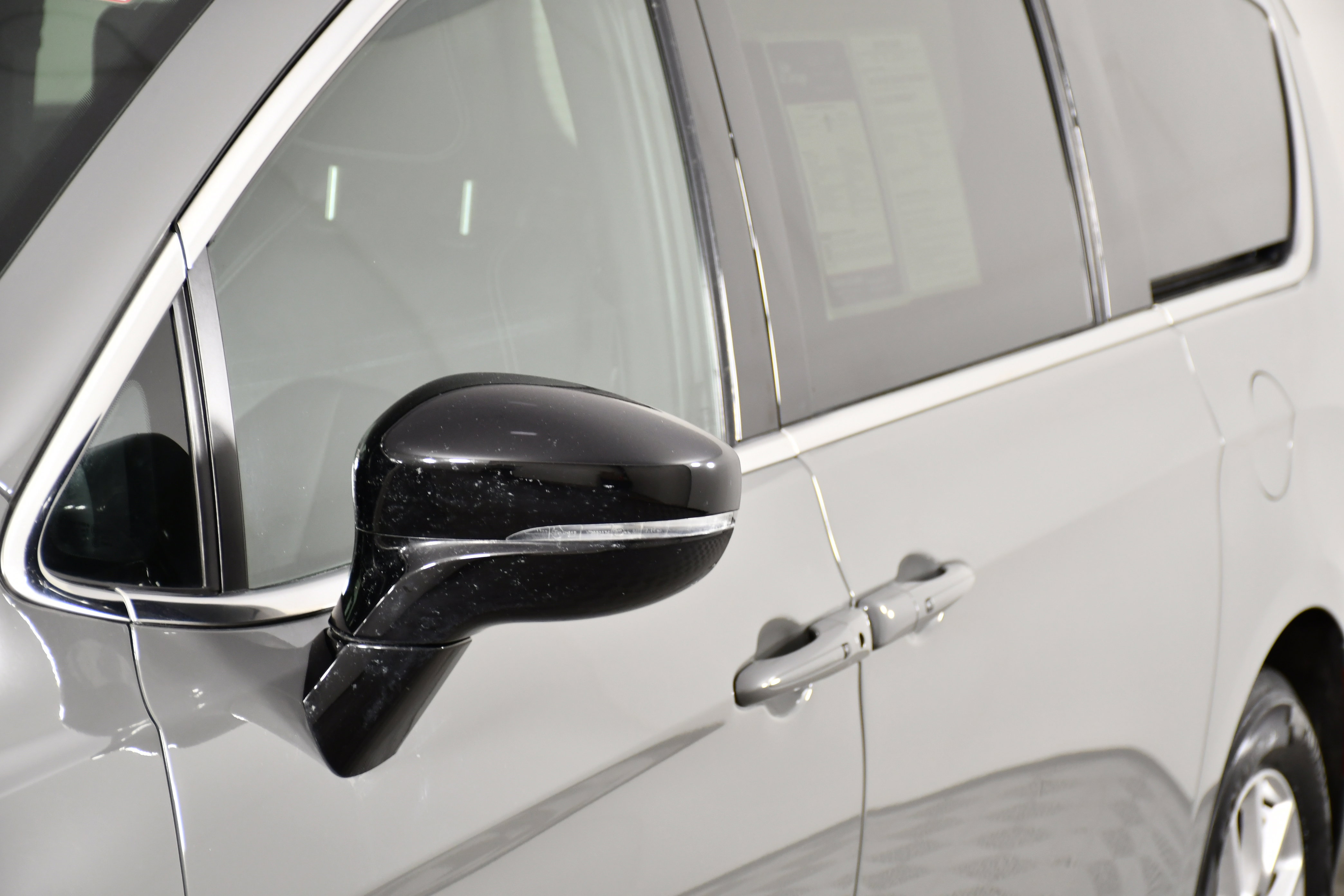 Used 2025 Chrysler Pacifica Select image 13