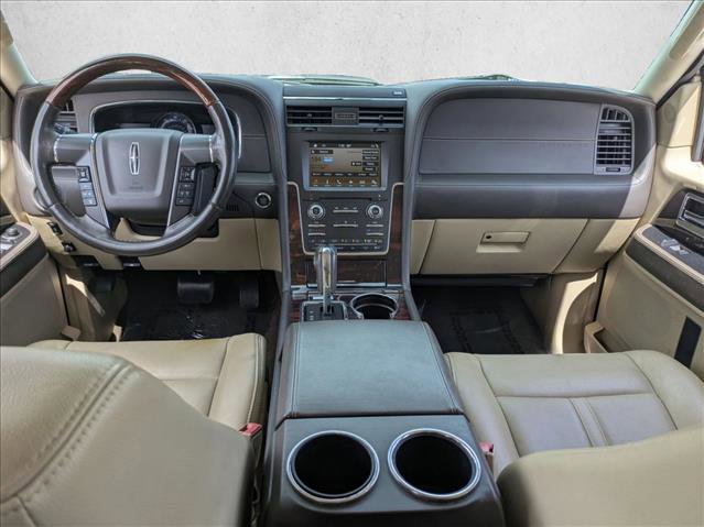 Used 2017 Lincoln Navigator Reserve image 17