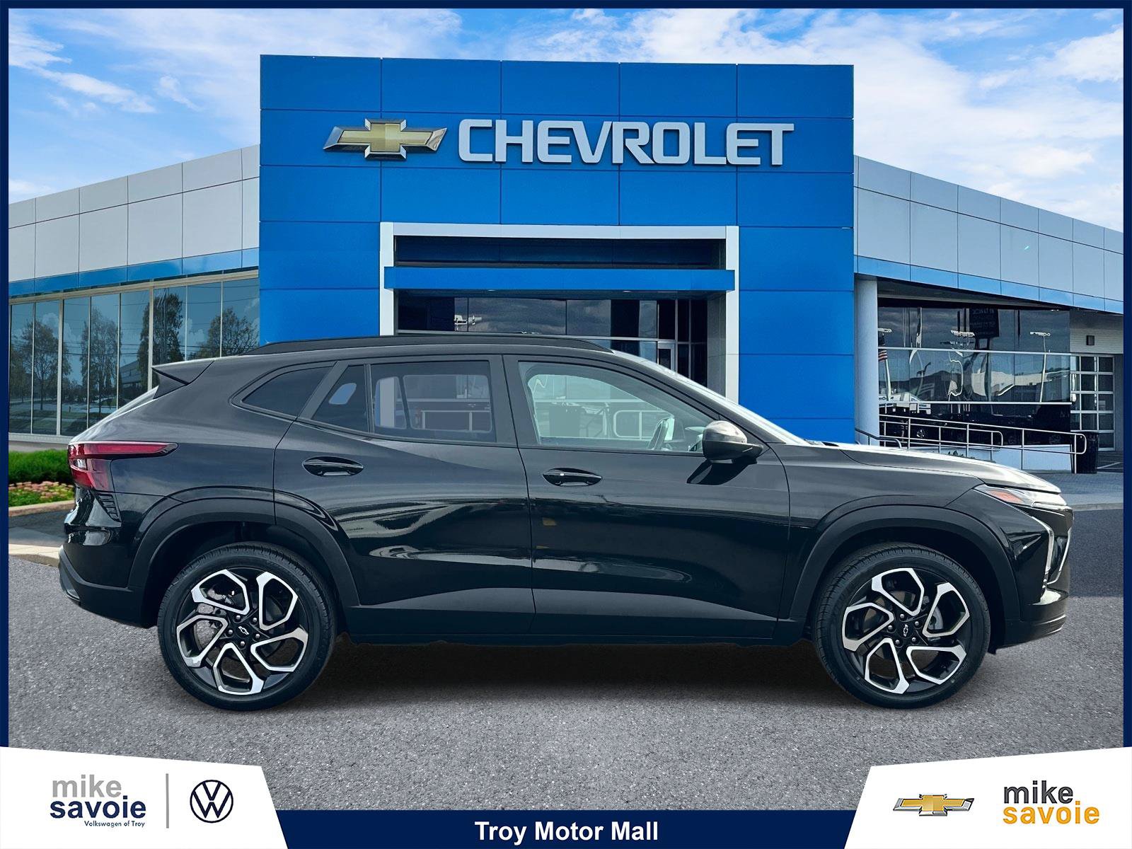 Certified 2025 Chevrolet Trax RS w/ Driver Confidence Package FWD image 2