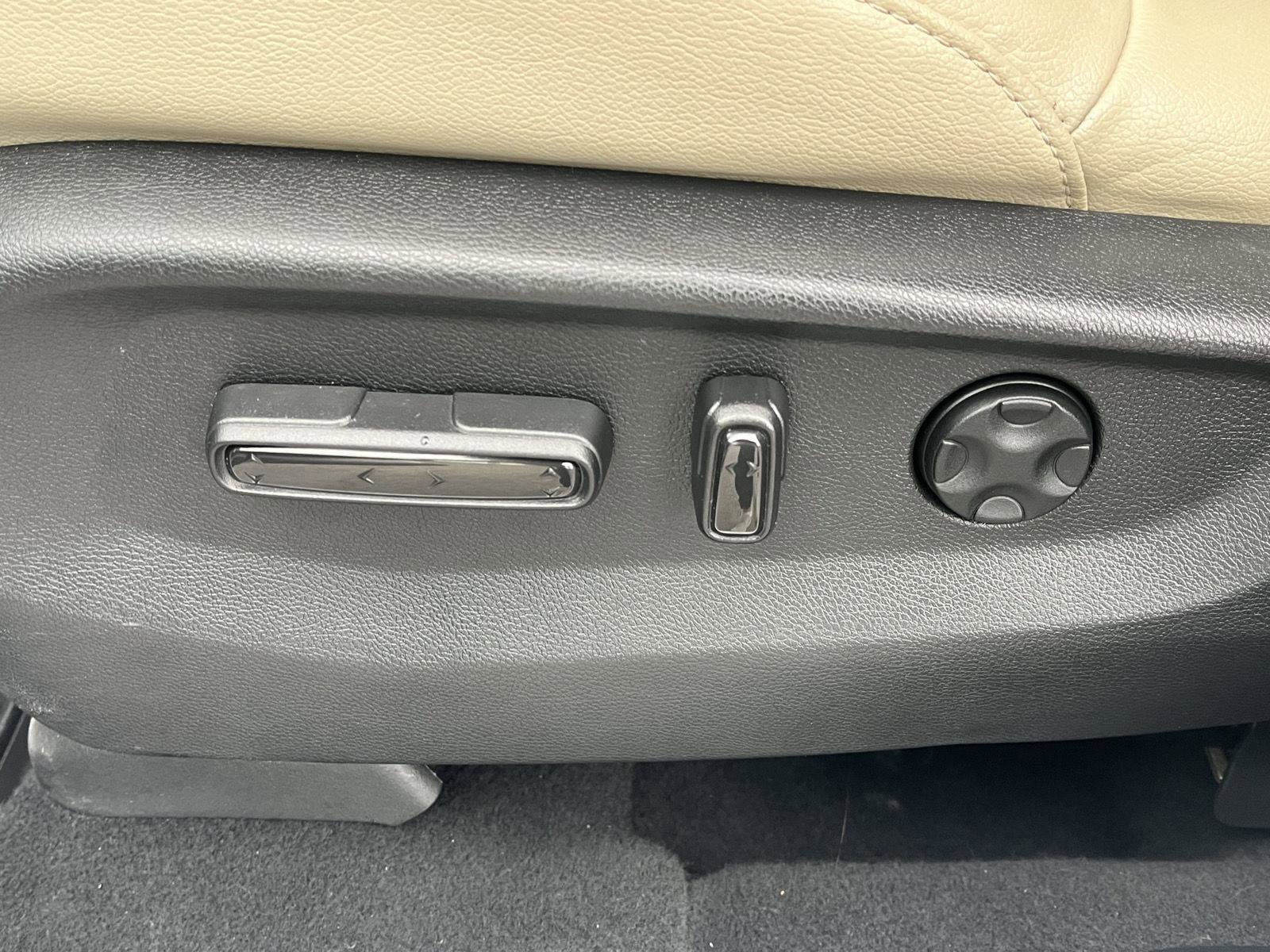 Used 2020 Honda CR-V Touring image 18