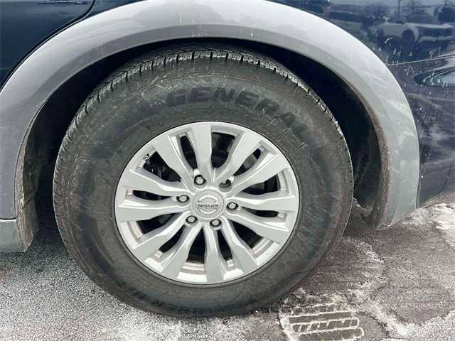 Used 2017 Nissan Armada SV image 9