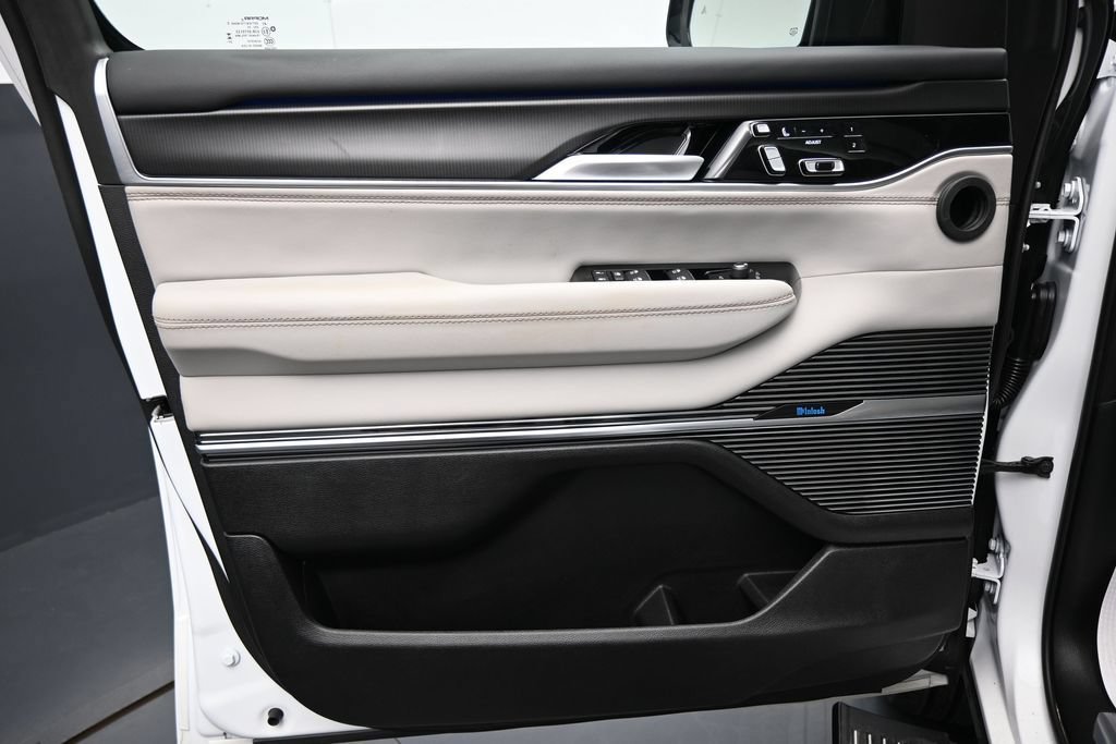 New 2026 Jeep Grand Wagoneer L Summit AWD/4WD image 10