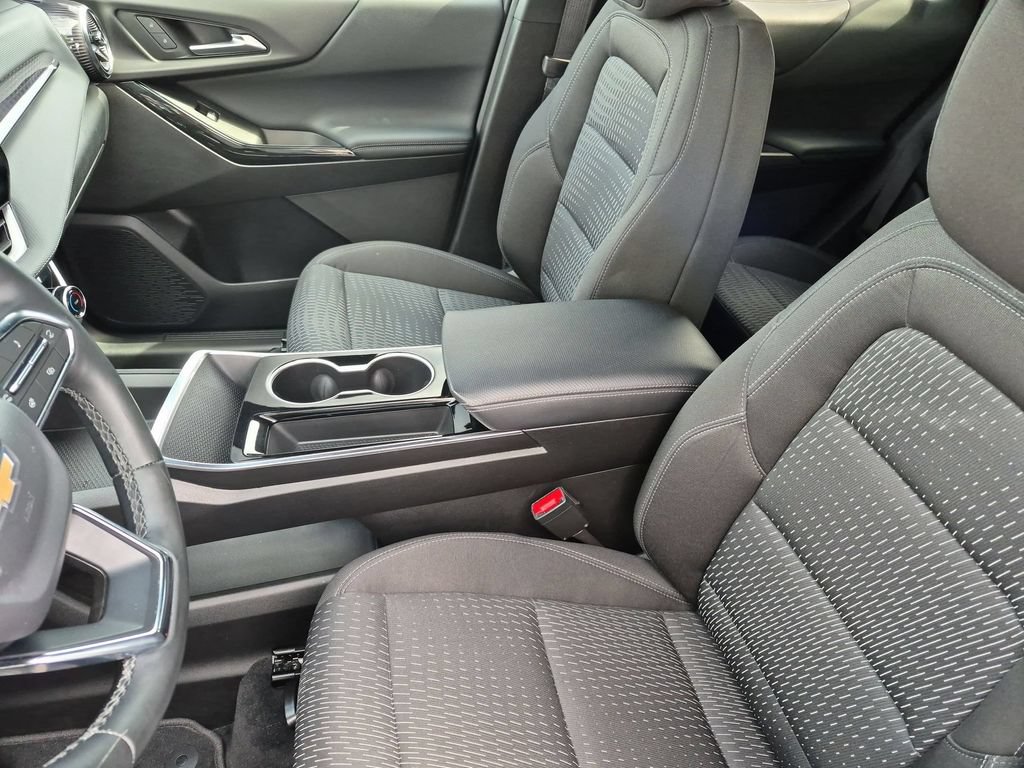 Used 2025 Chevrolet Equinox LT AWD/4WD image 25
