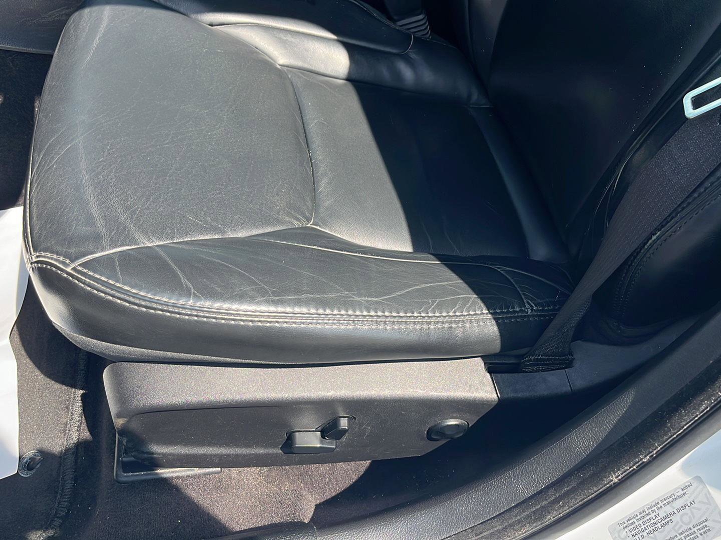 Used 2017 Chrysler 300 Limited w/ Value Package RWD image 21