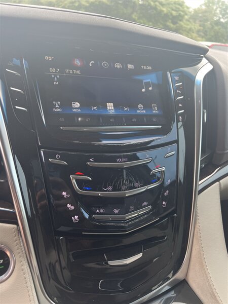 Used 2016 Cadillac Escalade Premium AWD/4WD image 21
