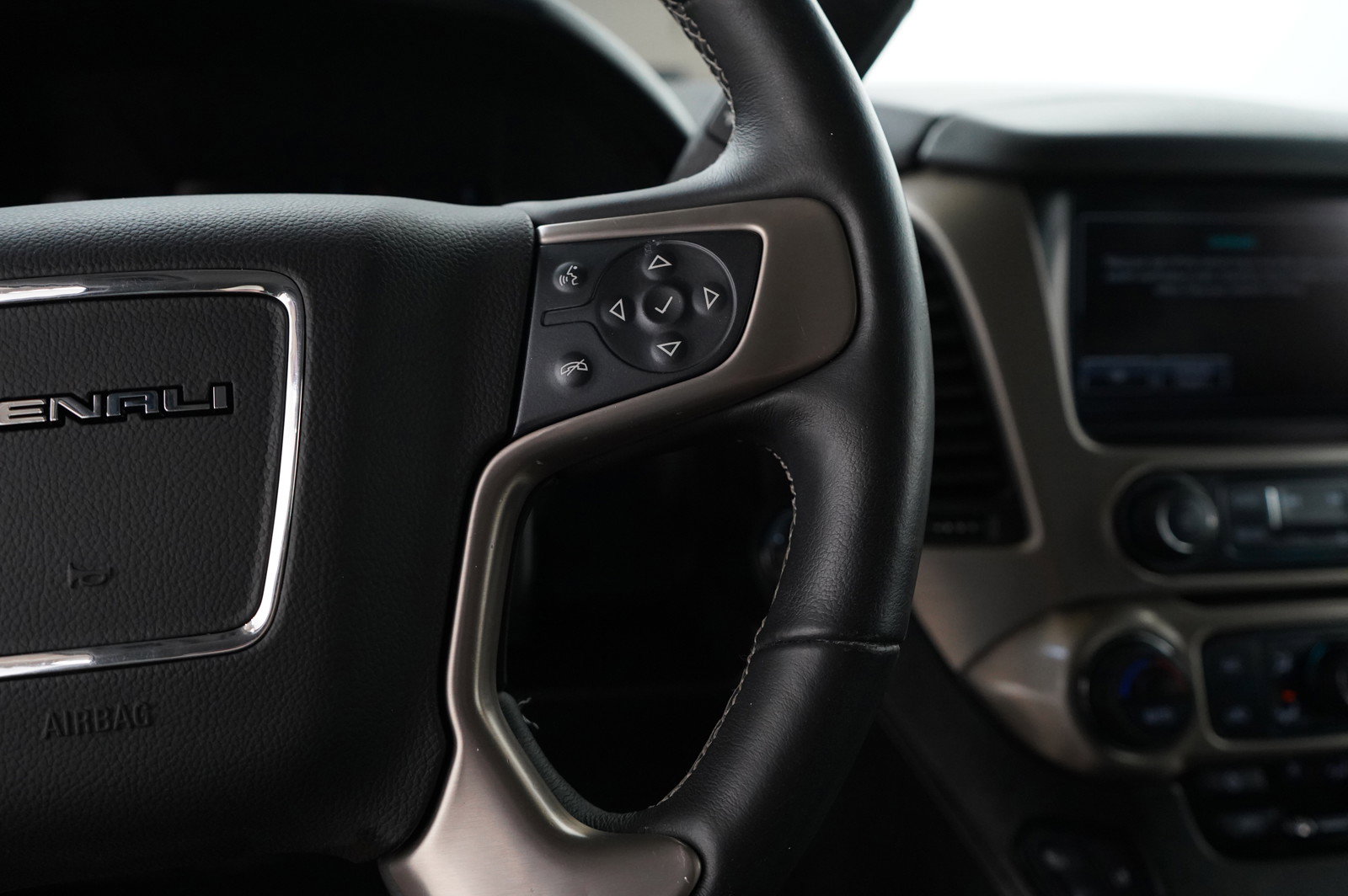 Used 2017 GMC Yukon Denali w/ Open Road Package image 23