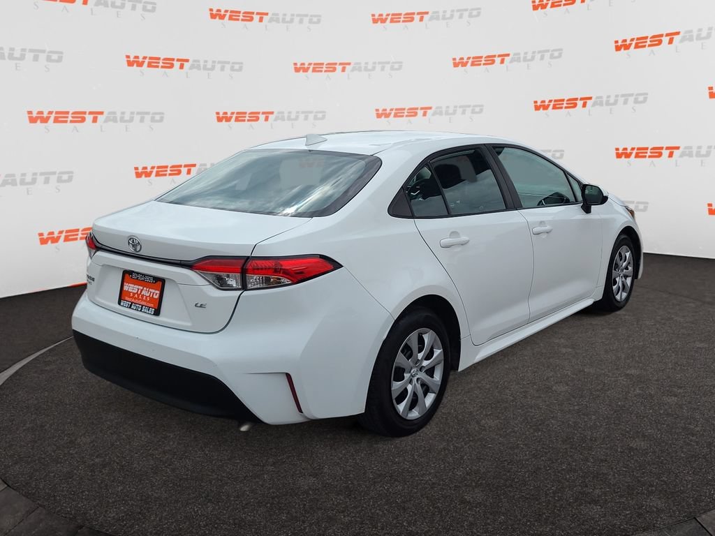 Used 2024 Toyota Corolla LE FWD image 5
