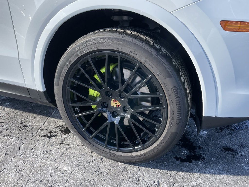 Used 2021 Porsche Cayenne Base image 3