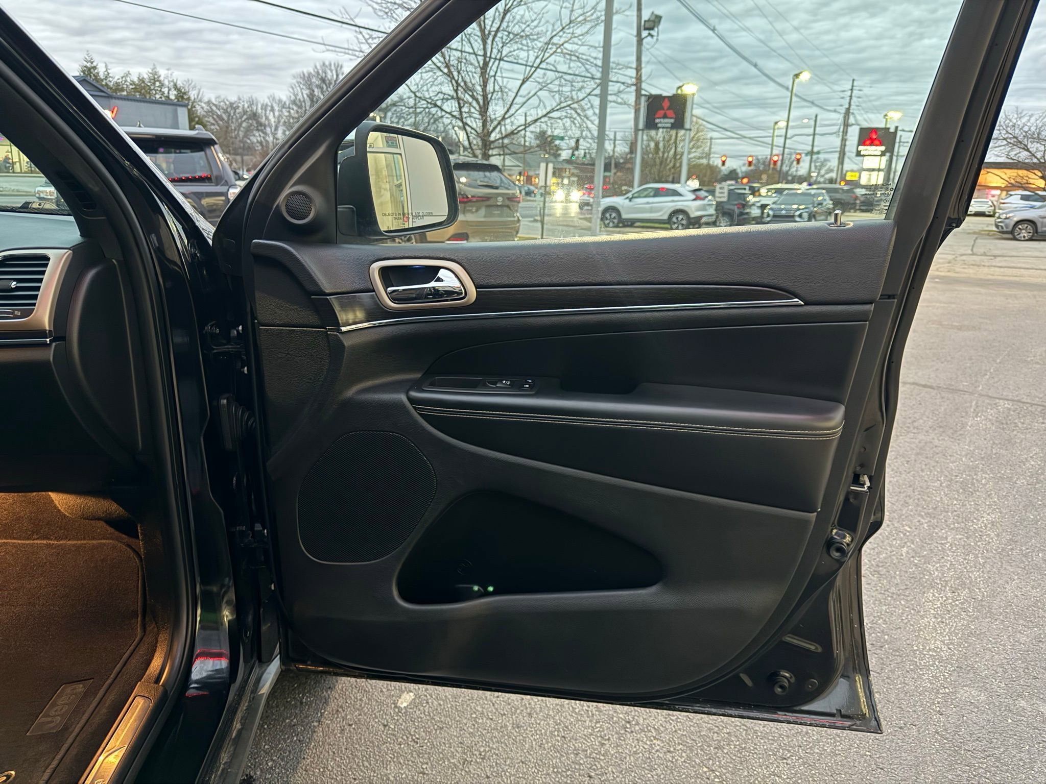 Used 2015 Jeep Grand Cherokee Limited image 15