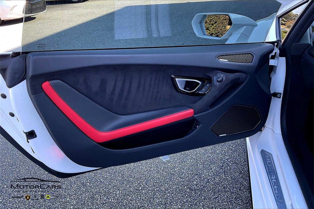 Used 2023 Lamborghini Huracan Tecnica image 15