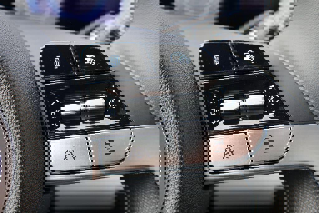 New 2026 Hyundai Elantra Limited image 18