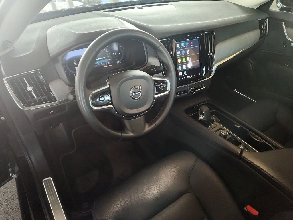 Used 2024 Volvo S90 B6 Plus image 11