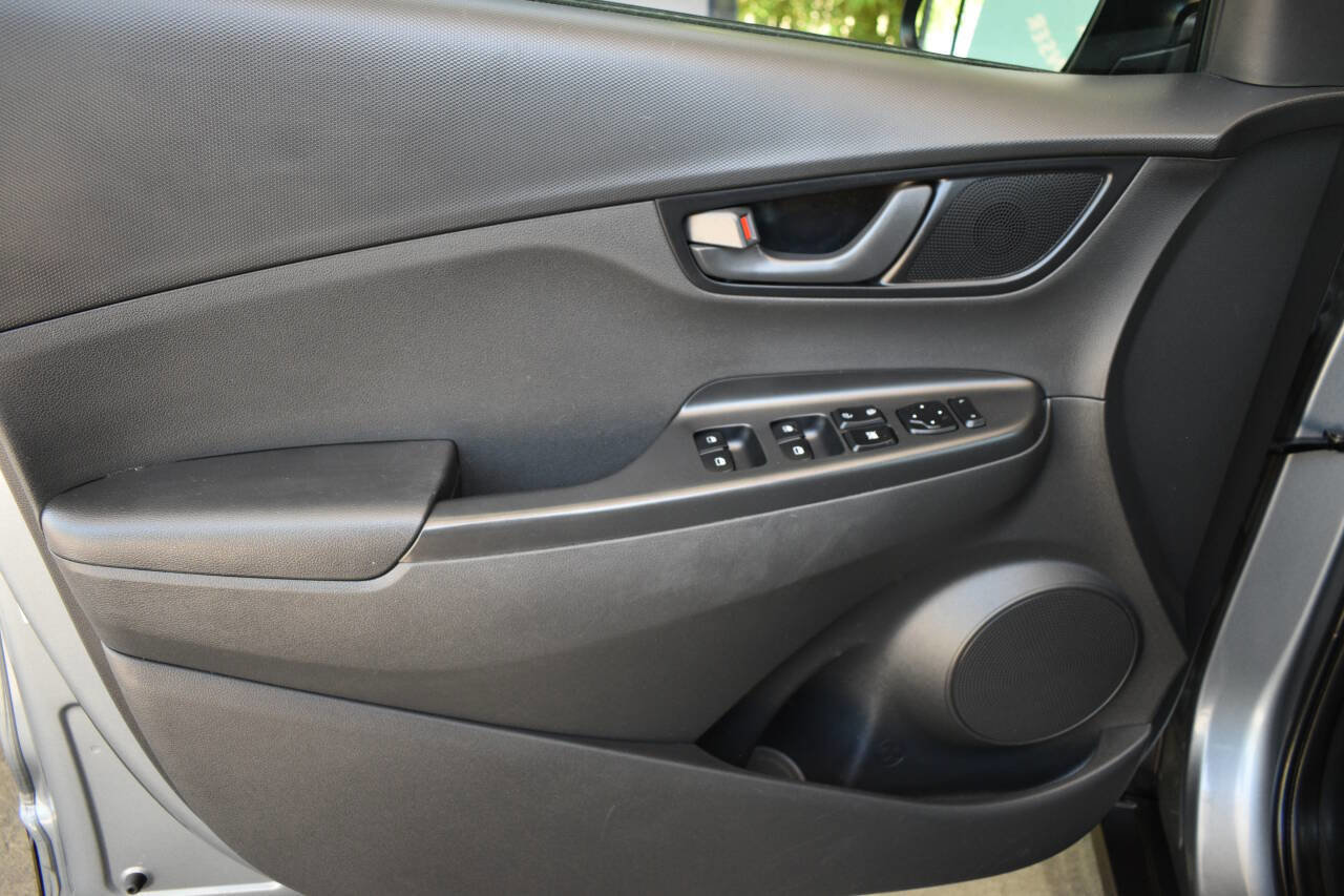 Used 2021 Hyundai Kona SE FWD image 13