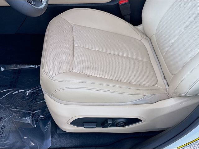 Used 2025 Jeep Grand Cherokee Limited w/ Luxury Tech Group II image 19