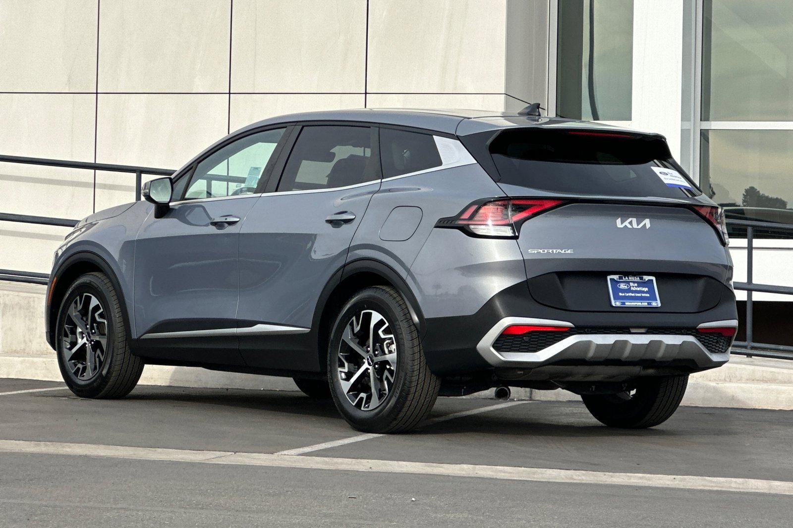 Used 2024 Kia Sportage EX image 5