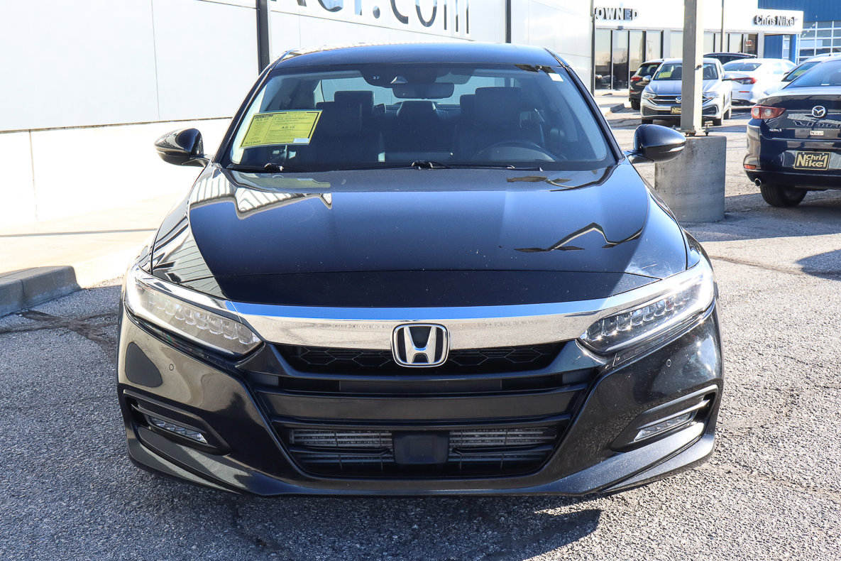 Used 2020 Honda Accord Touring image 2