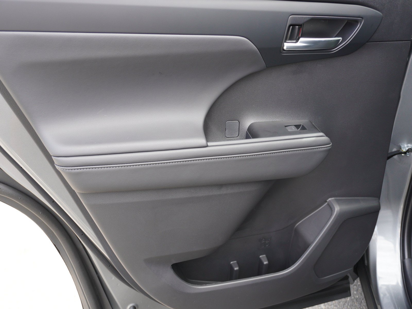 New 2026 Toyota Highlander XLE AWD/4WD image 13