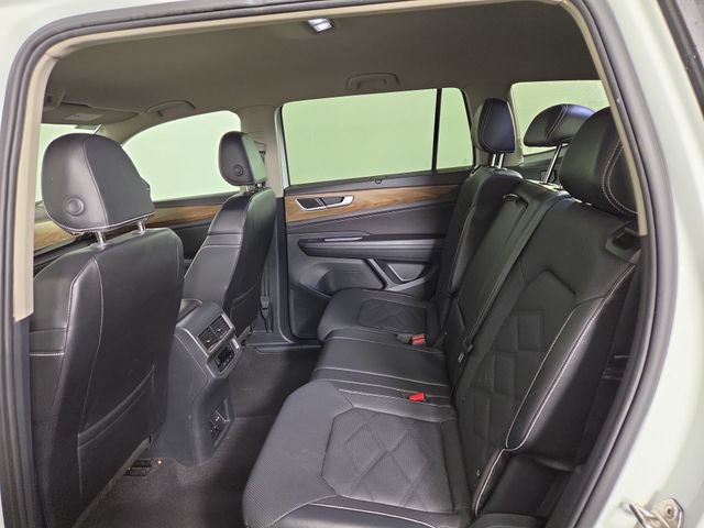 Used 2024 Volkswagen Atlas SE AWD/4WD image 17