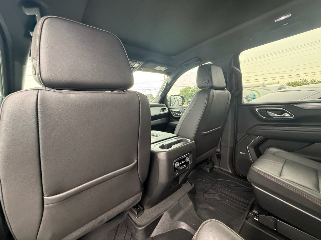 Used 2023 Chevrolet Suburban RST w/ Sport Performance Package AWD/4WD image 19