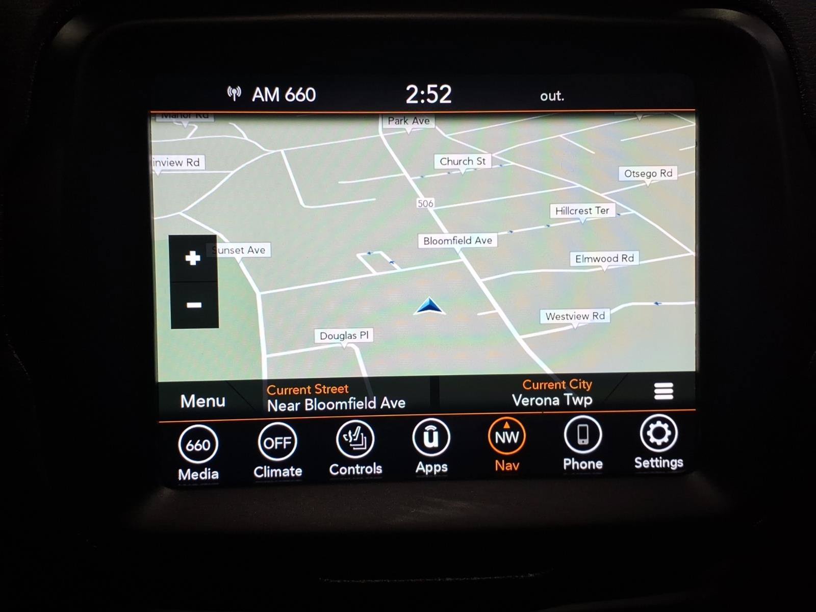 Certified 2019 Jeep Renegade Trailhawk w/ UConnect 8.4 Nav Group AWD/4WD image 23