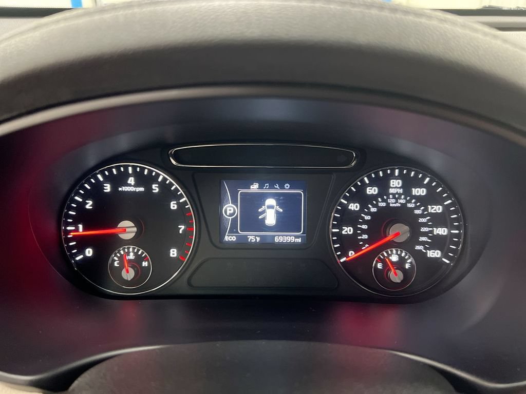 Used 2018 Kia Sorento FWD image 12