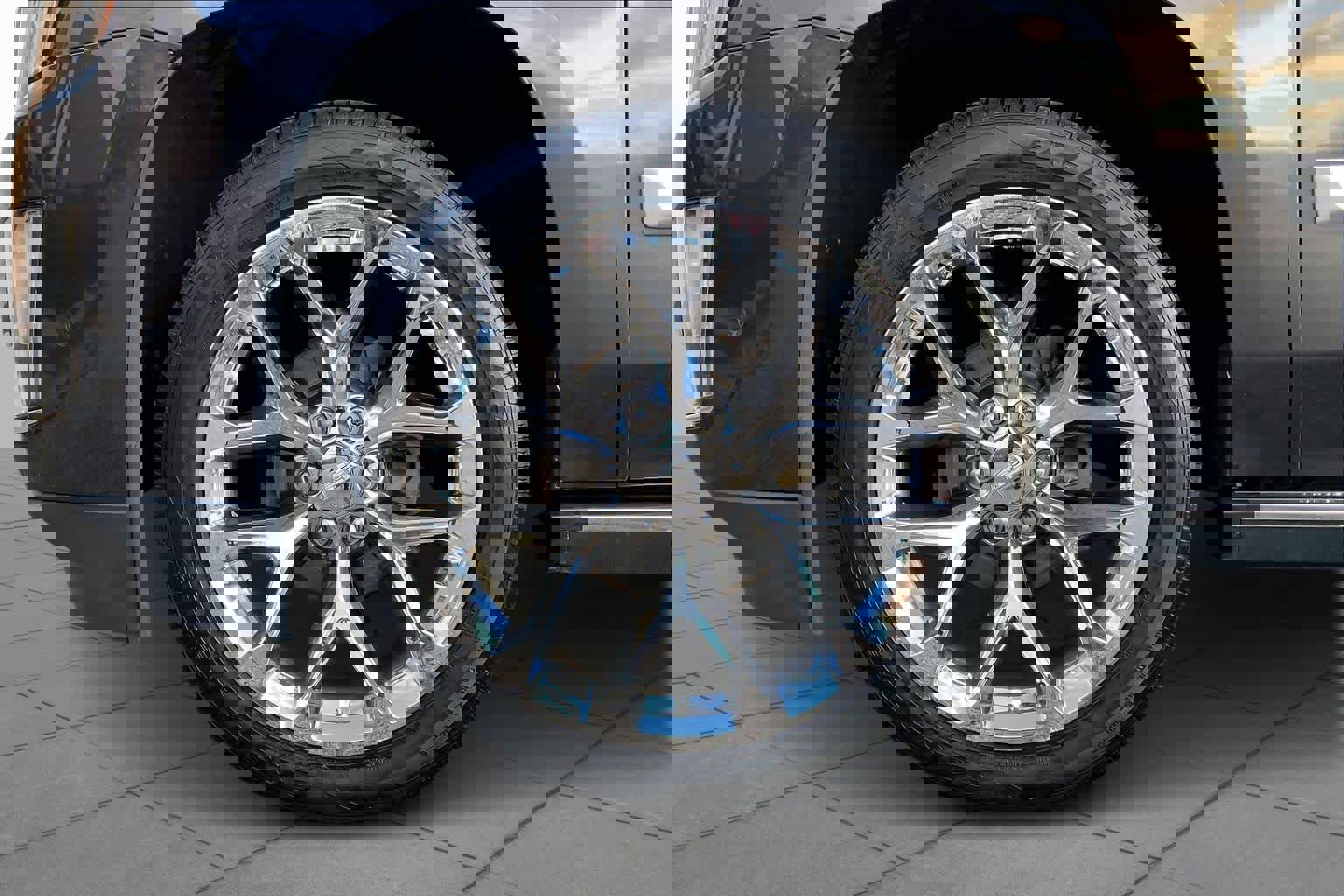 Used 2017 Cadillac Escalade Premium Luxury image 10