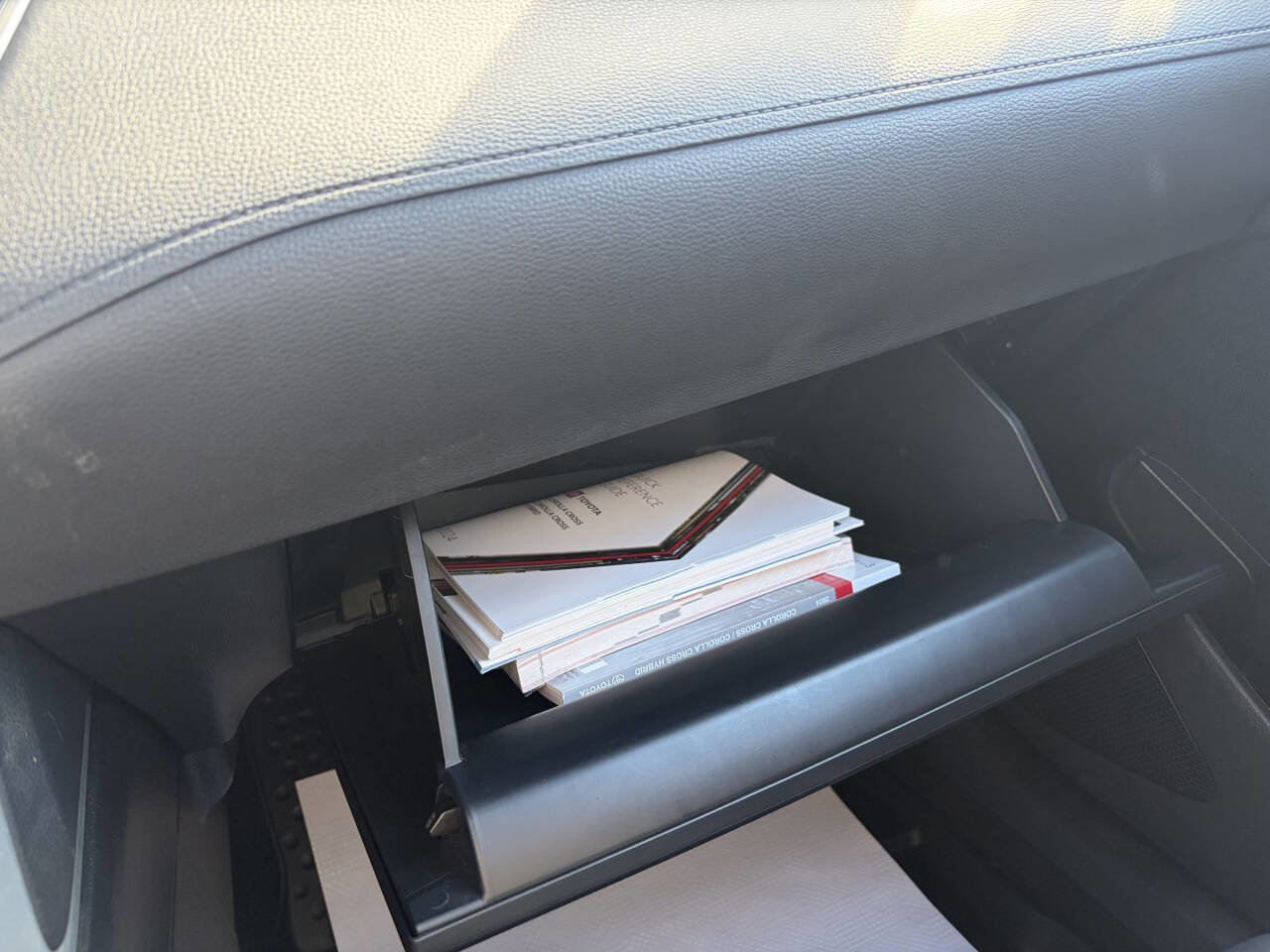 Used 2024 Toyota Corolla Cross AWD Hybrid w/ Convenience Package image 26