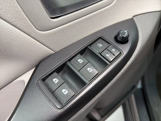 Used 2017 Toyota Sienna LE image 13