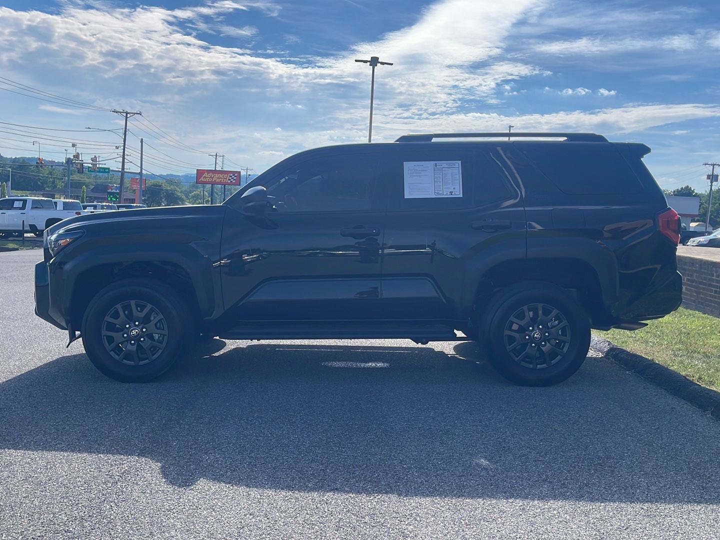 Used 2026 Toyota 4Runner SR5 AWD/4WD image 4