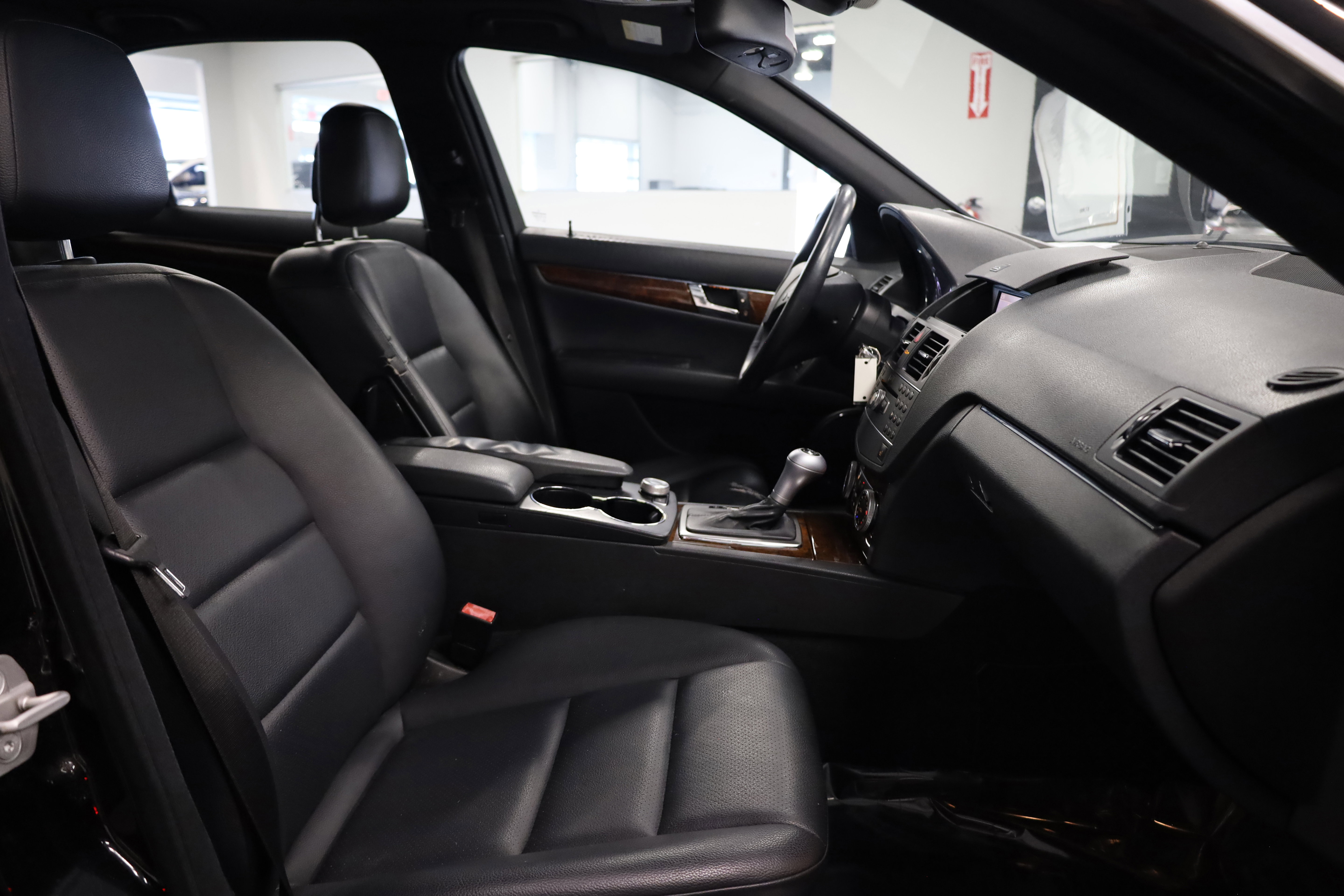 Used 2011 Mercedes-Benz C 300 4MATIC Sedan image 35