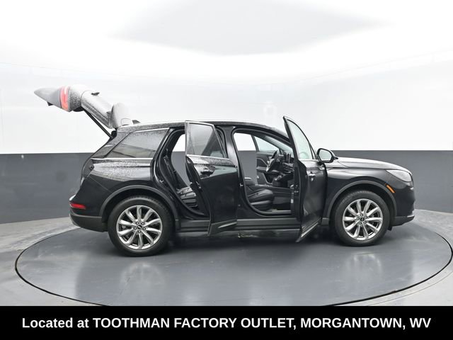 Used 2022 Lincoln Corsair AWD w/ Premium Package image 34