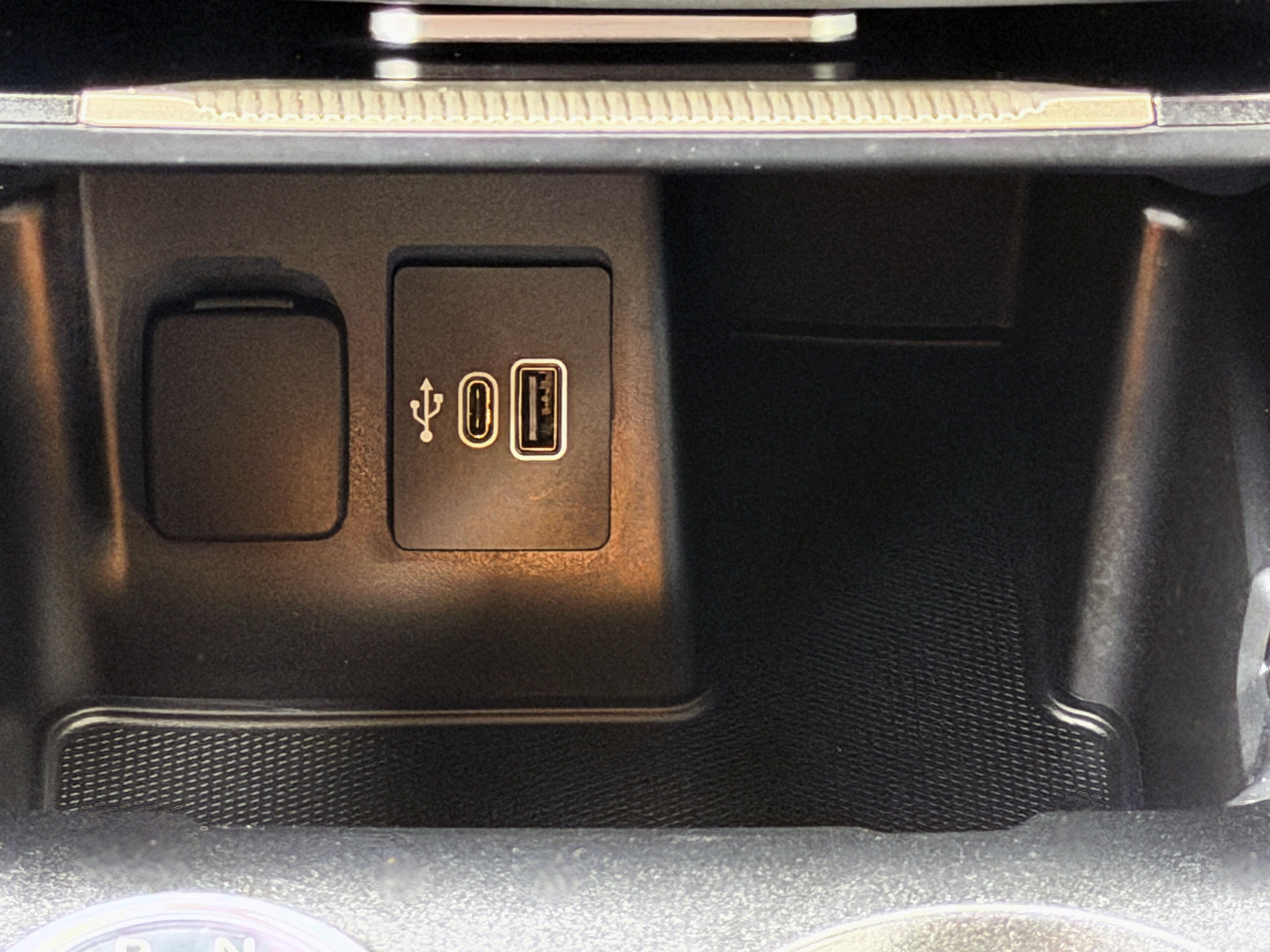 Used 2025 Ford Explorer Active RWD image 25