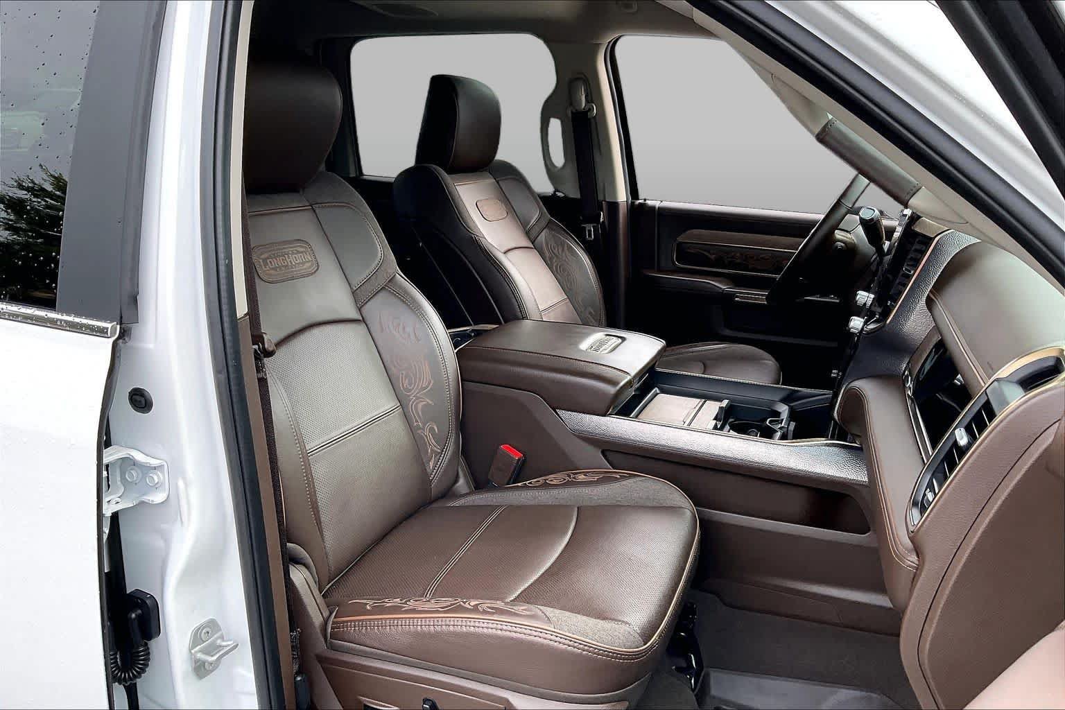 Used 2025 RAM 2500 Limited AWD/4WD image 9