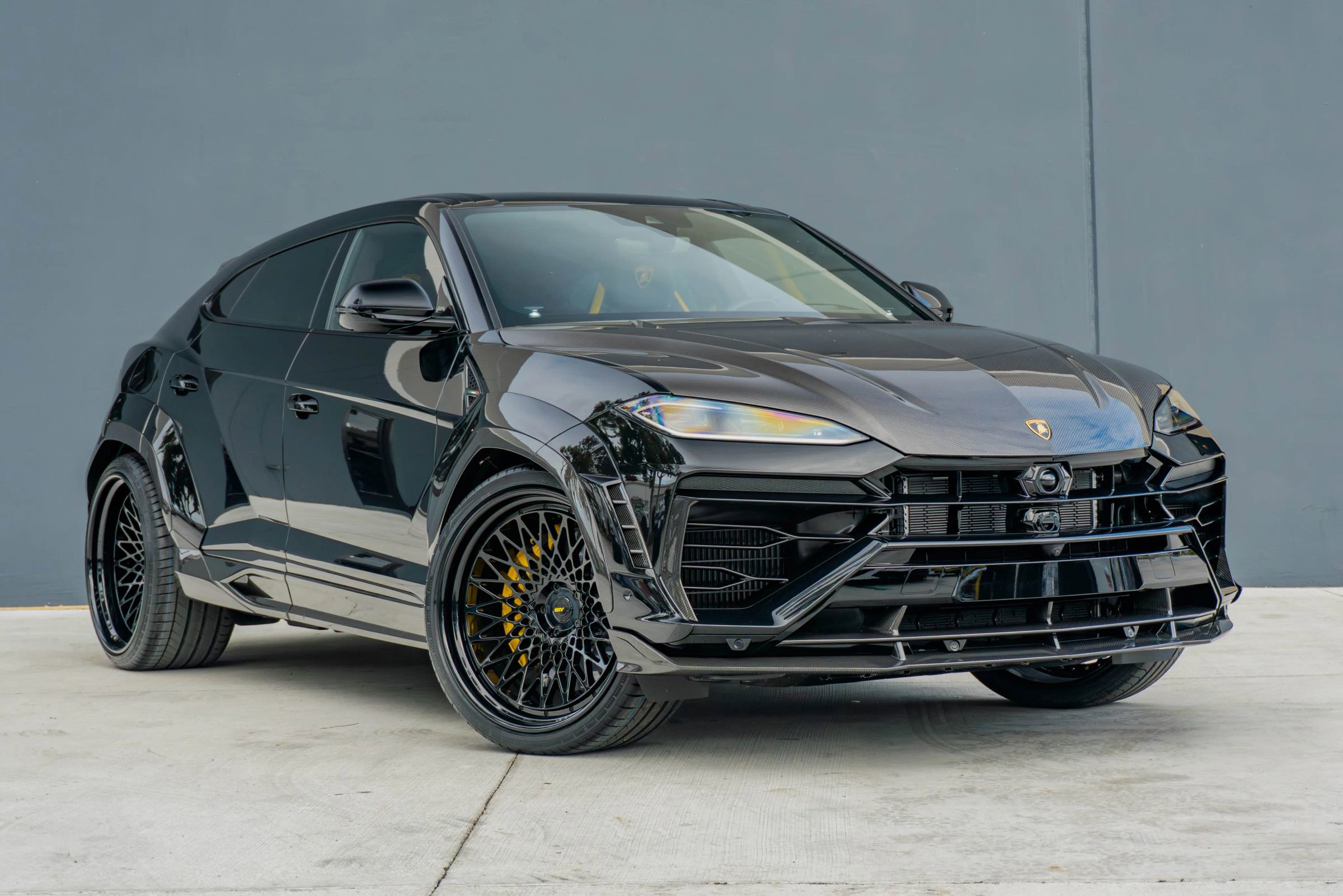 Used 2025 Lamborghini Urus SE image 5