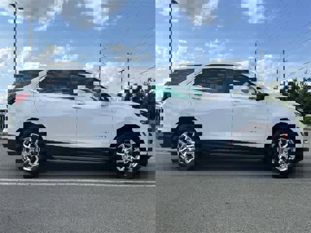 Used 2022 Chevrolet Equinox LT image 3