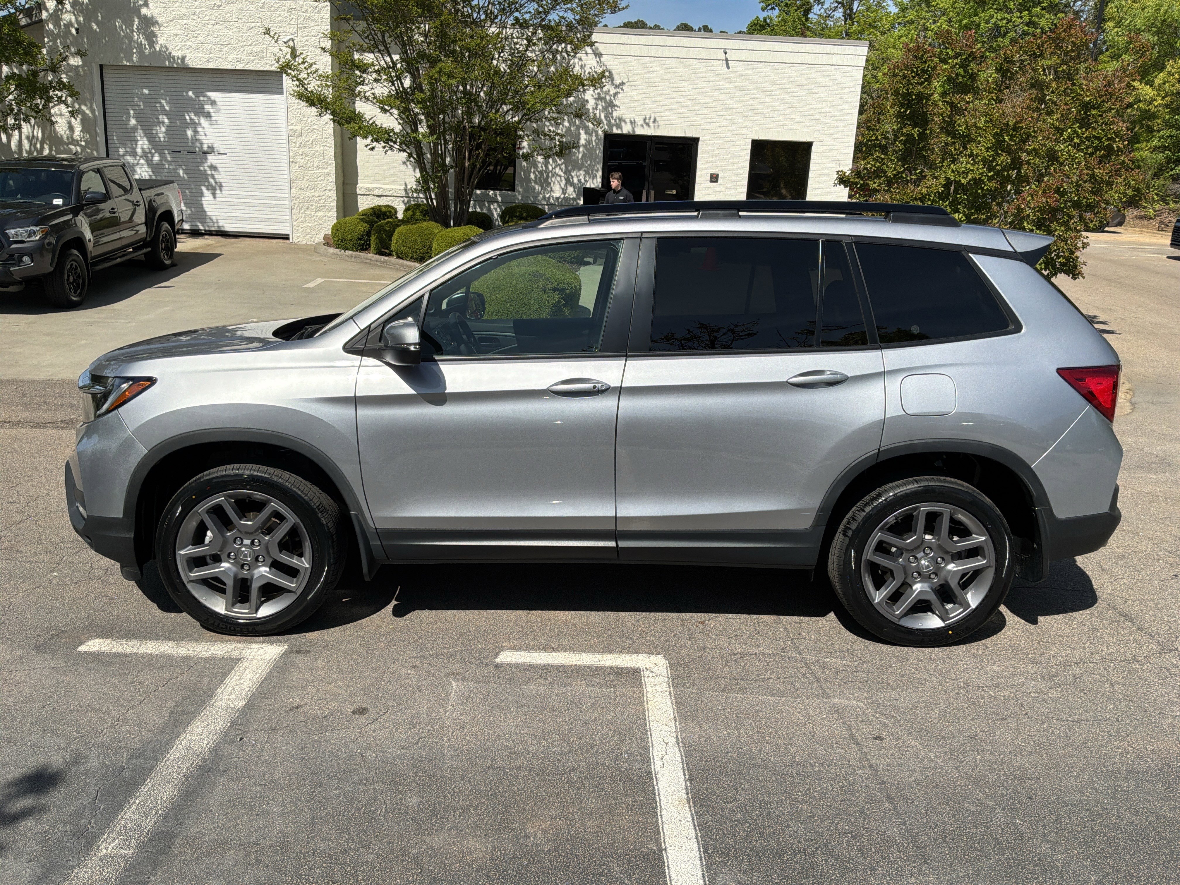 Used 2023 Honda Passport EX-L image 7