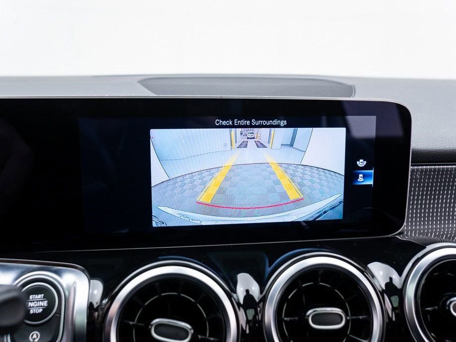 Used 2021 Mercedes-Benz GLB 250 4MATIC w/ Premium Package image 26